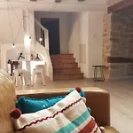 Konukevi Lastias