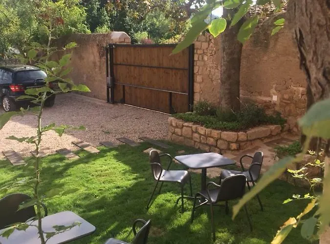 Lastias ולדרוברס