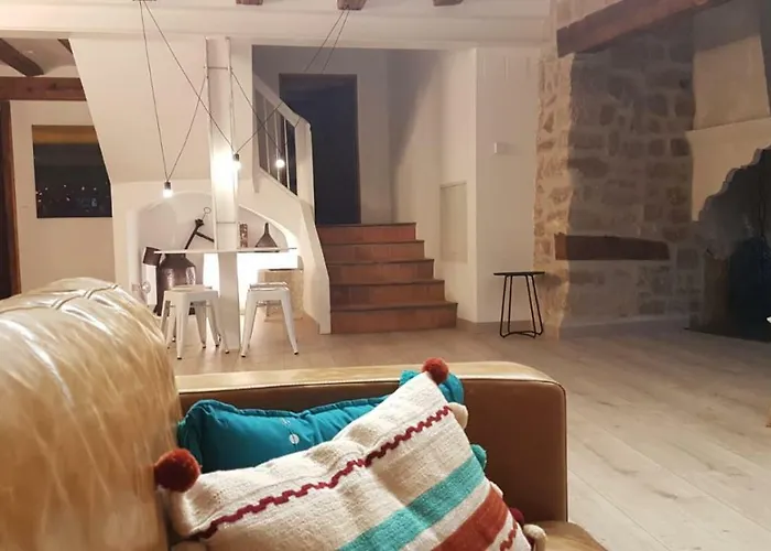 בית הארחה Lastias