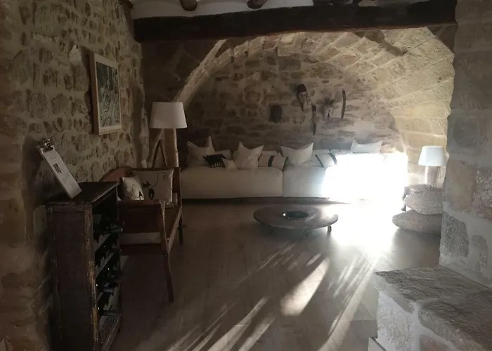 Lastias בית הארחה ולדרוברס