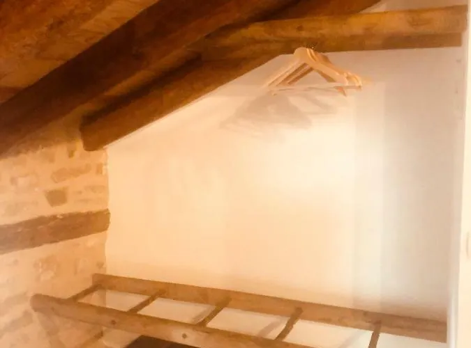 Lastias ולדרוברס