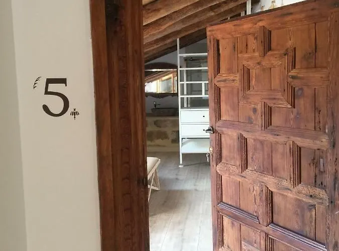 Lastias בית הארחה ולדרוברס