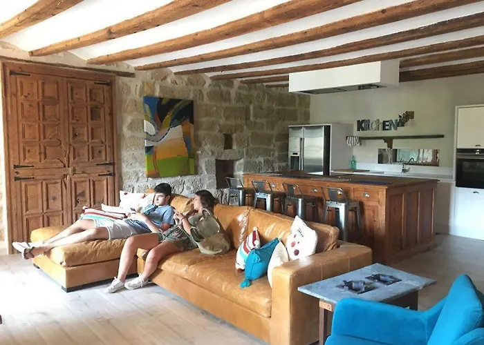 Lastias בית הארחה 4*